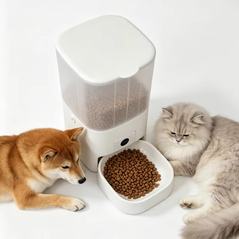 6L 自動給餌器（カメラ付き）。猫用、ペット用。自動吸引機能 - Kitchen Appliances Video のレビューと価格